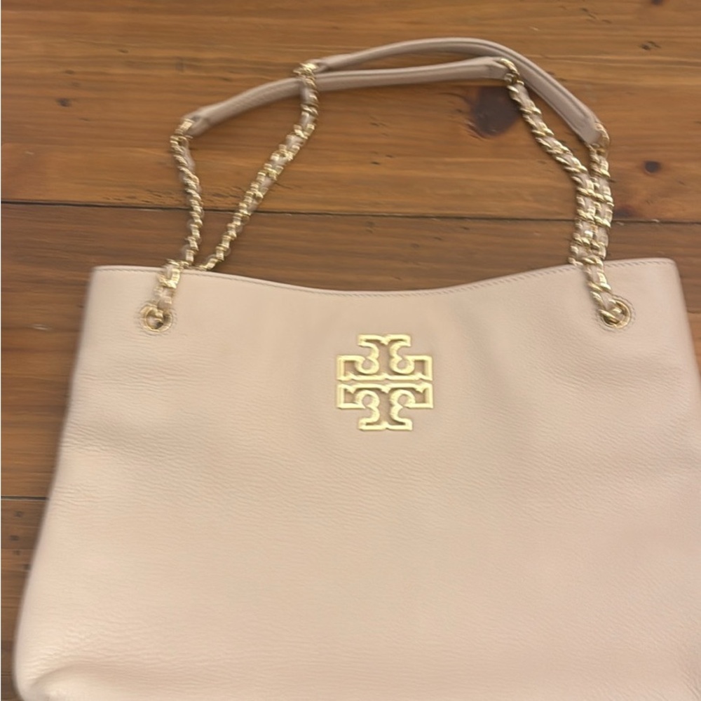 SOLD ELSEWHERE New Tory Burch Baby Pink Shoulder Bag Gold Triple Compartment